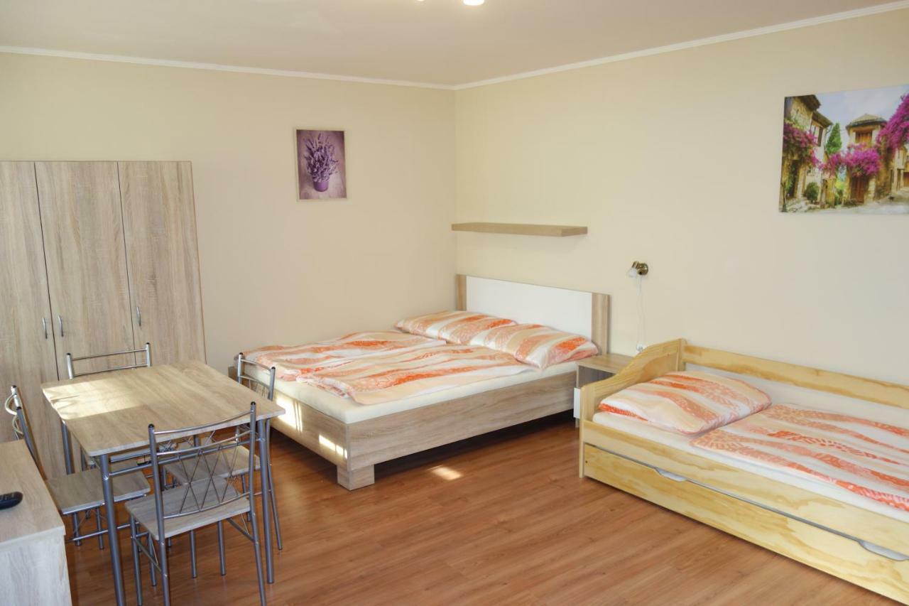 La Familia Apartment สตูโรโว ภายนอก รูปภาพ